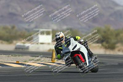 media/Oct-30-2025-Racers Edge (Thu) [[dabbdaf680]]/3-B Group/Session 2 (Turn 14)/